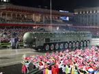 Vojaška parada v Pjongjangu v Severni Koreji