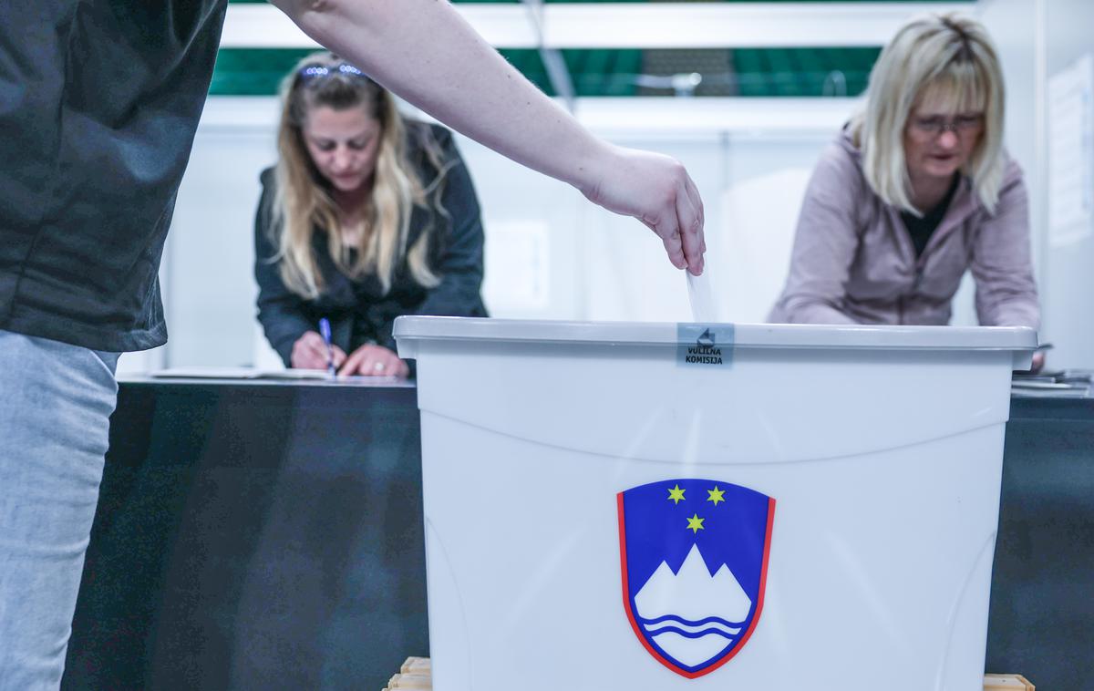 Predčasno glasovanje - zakonodajni referendum o Zakonu o dodatku k pokojnini za izjemne dosežke na področju umetnosti | Predčasno glasovanje bo tokrat potekalo na 97 voliščih.  | Foto Ana Kovač