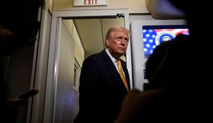 Donald Trump izgubil živce in nadrl novinarko: Tišina, pujsek! #video