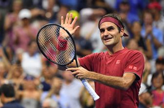 Đoković trpel, kot že dolgo ne, napredoval tudi Federer