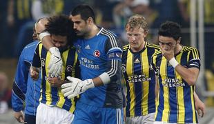 Neznanci streljali na avtobus z nogometaši Fenerbahčeja