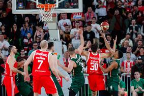 Crvena zvezda v krizi, Olympiacos dobil grški derbi