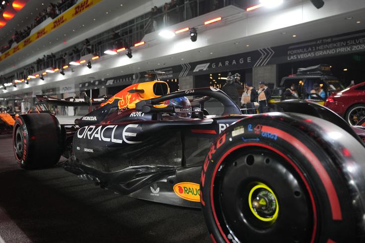 Verstappen konča pred Norrisom bo že prvak. | Foto: Reuters