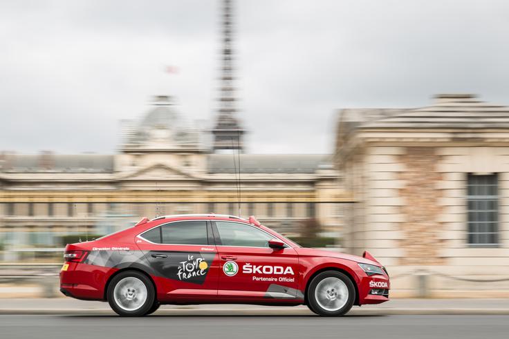 Med tritedensko dirko bodo vsi Škodini avtomobili v okviru dirke skupaj prevozili kar okrog 2,8 milijona kilometrov. 103. dirka Tour de France je dolga 3.519 kilometrov in sestavljena iz 21 etap. | Foto: Škoda