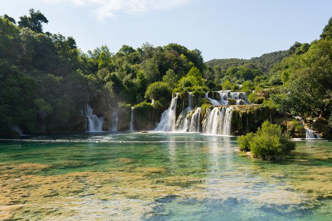 Hrvaški nacionalni park Krka obsega območje, veliko 109,5 kvadratnega kilometra, 45 kilometrov dolg odsek Krke med Kninom in Skradinom ter spodnjim tokom pritoka Čikola. | Foto: Toma Kezić