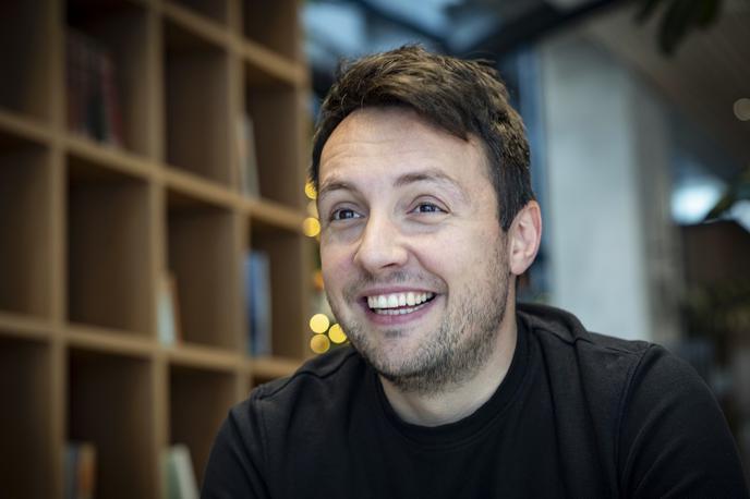 Alex Volasko | Alex Volasko se veseli, da bo lahko s hčerko ponovno odkrival otroške radosti. | Foto Ana Kovač