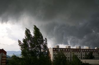 Slovenijo bodo zajele nevihte #animacija