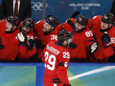 Kanadčani po drami in preobratu kot prvi v veliki finale