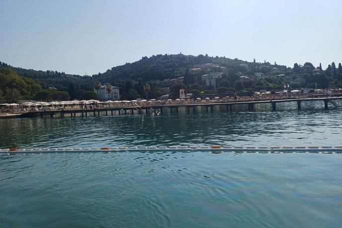 Občina Piran | Madeži se širijo proti obali.  | Foto Občina Piran/Facebook