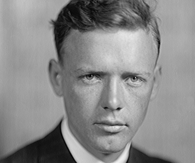 Charles Lindbergh je postal znan kot prvi človek, ki je preletel Atlantik. To mu je uspelo leta 1927. | Foto: commons.wikimedia.org