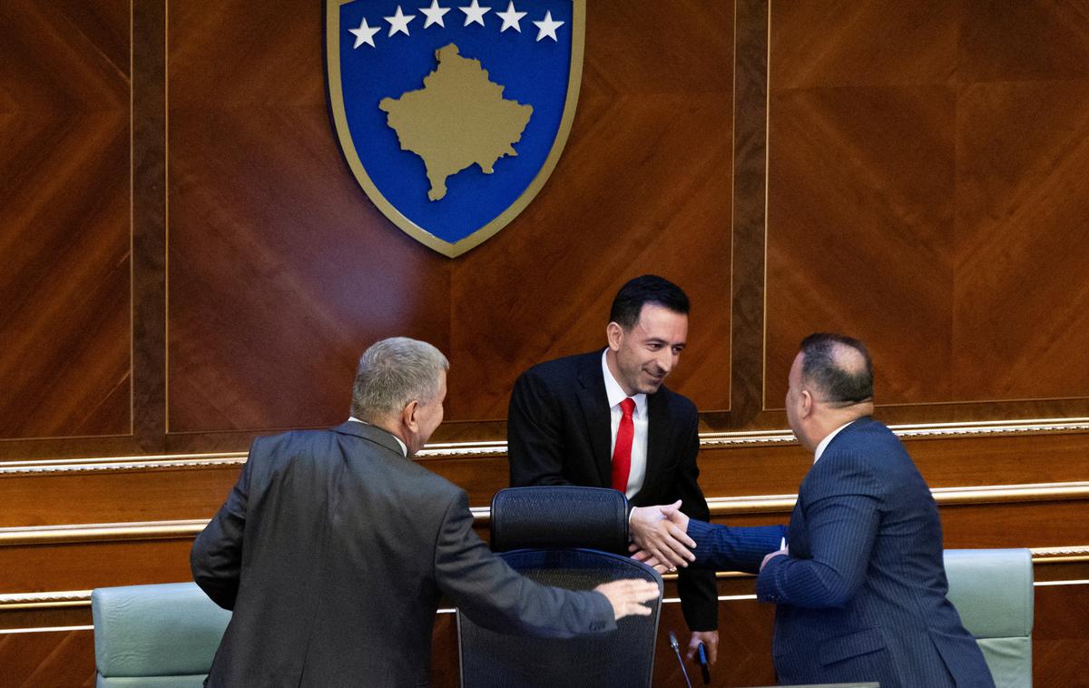 Dimal Basha, predsednik parlamenta, Kosovo | Po poročanju kosovskega portala Kossev je za Basha glasovala polovica poslancev opozicijske desnosredinske Demokratske stranke Kosova (PDK) in nekateri poslanci Zavezništva za prihodnost Kosova (AAK). Po poročanju medijev so bili proti poslanci Demokratske lige Kosova (LDK), Srbske liste in socialdemokratske Nisma. | Foto Reuters
