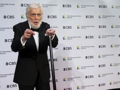Legendarni igralec Dick Van Dyke razkril dva ključna razloga za dolgo življenje