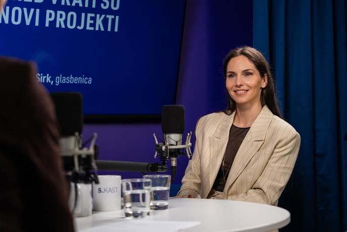 Nova doba Lee Sirk: bolj svobodna, bolj iskrena in brez obžalovanj #Spotkast