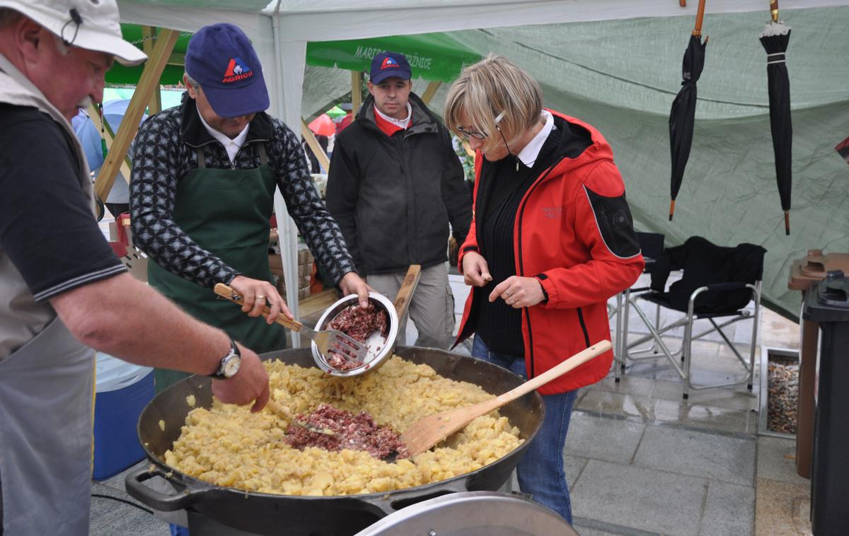 pražen krompir | Festival, ki vzbuja lepe spomine na otroštvo in nedeljsko kosilo | Foto STA