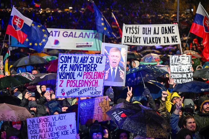 protesti v Bratislavi | Foto: Reuters
