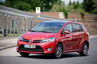 Izpit za avtomobil: polovica kandidatov ga ni opravila