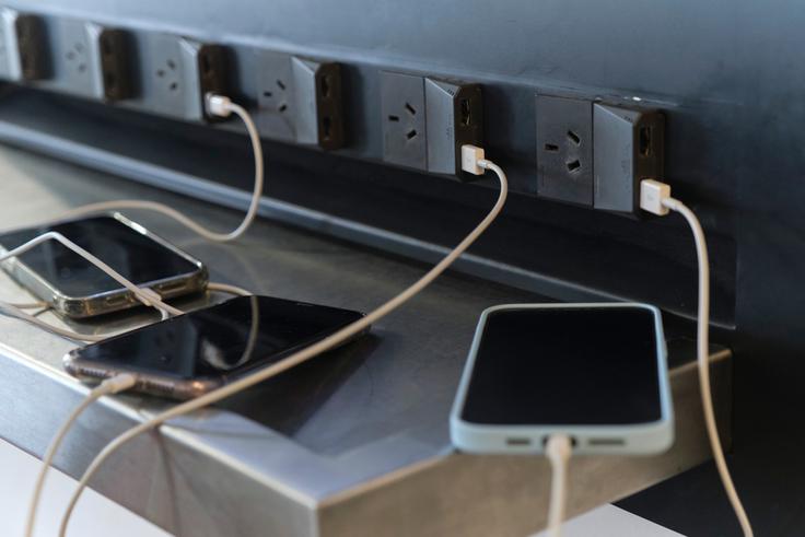 Pametni telefoni, polnjenje | Foto: Shutterstock