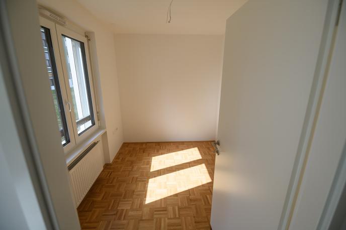 stanovanje stanovanjski sklad | Stanovanjski sklad RS trenutno razpolaga z 7506 najemnimi stanovanji in izvaja aktivnosti za dodatnih 2500 javnih najemnih stanovanj. | Foto STA