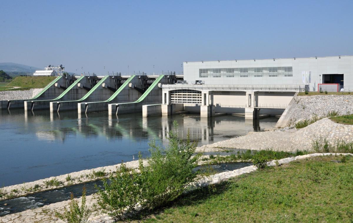 hidroelektrarna | Vlada entitete BiH je leta 2004 s HES Vrbas, katerega večinski lastnik je slovenski Viadukt, podpisala 165 milijonov evrov vredno koncesijsko pogodbo za izgradnjo dveh hidroelektrarn. Fotografija je simbolična. | Foto STA