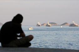 Več turistov, ki pa manj zapravijo