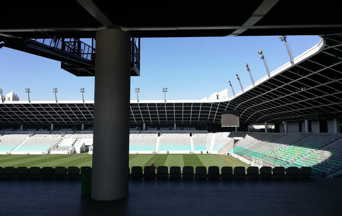 Stožice | Na stadionu v Stožicah potekajo vzdrževalna dela tudi v času koronakrize. | Foto Sportal