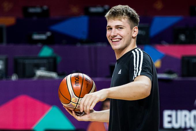 Luka Dončić je dobro razpoložen pred finalnim dnevom EuroBasketa. | Foto: Vid Ponikvar