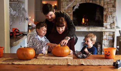 Kako za noč čarovnic doma pričarati strašljivo vzdušje?