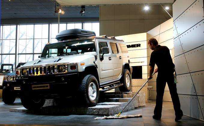 Po poročanju medijev se Michael Dell v službo sicer vozi s terenskim vozilom znamke Hummer. | Foto: Reuters