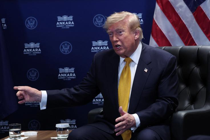 Po tem, ko so ameriške sile izvedle napade na Iran, se je oglasil ameriški predsednik Donald Trump. | Foto: Reuters