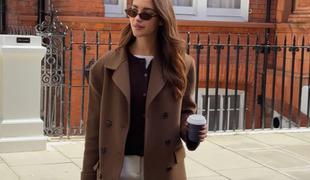 S tem plaščem je navdušila družbena omrežja