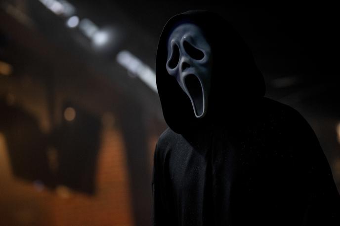 Krik 7 | Ghostface, po sliki Edvarda Muncha navdihnjena maska, se vrača kot morilec – ampak kdo se skriva pod njo? Odgovor vas ne bo presenetil. | Foto Karantanija Cinemas