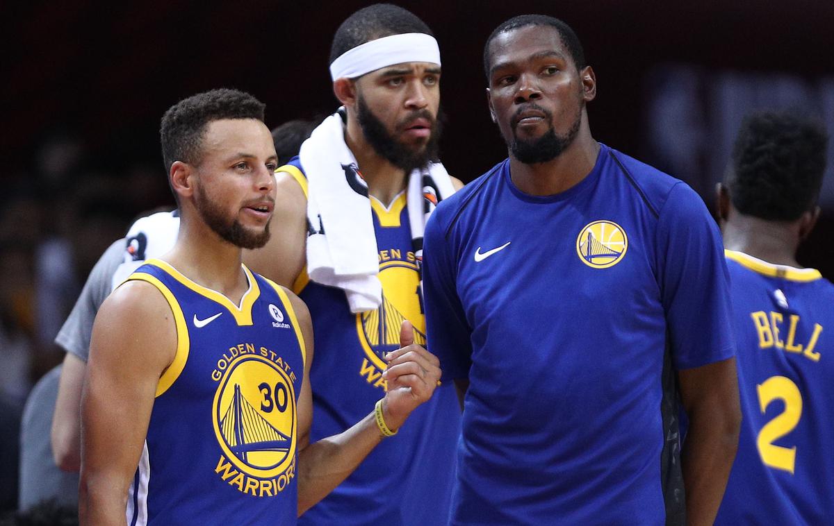 Stephen curry Kevin Durant | Kevin Durant na prvi tekmi finala lige NBA ne bo mogel pomagati soigralcem. | Foto Getty Images