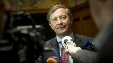 Karl Erjavec bo ponudil odstop. Stranko naj bi prevzel Tomaž Gantar.