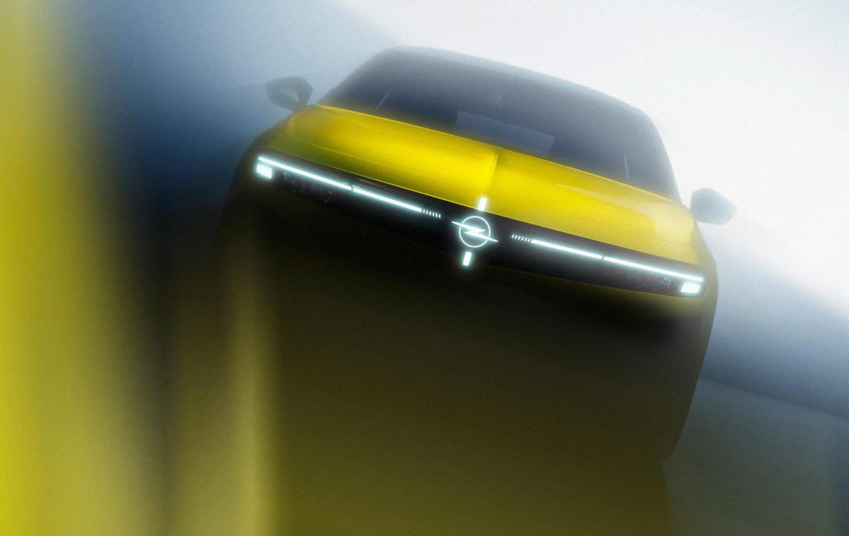 Opel astra | Nekoliko spremenjen sprednji del z žarometi in prvič tudi osvetljen logotip za opel astro. | Foto Opel