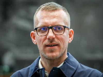 Sum ponarejanja listin v podjetju poslanca Mijiča