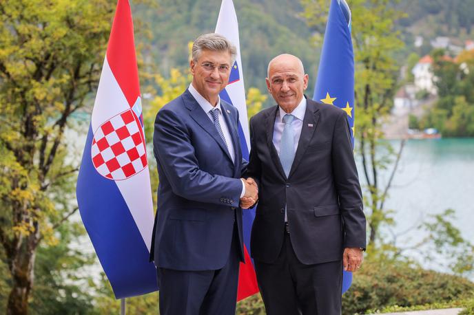 Andrej Plenković, Janez Janša | Bilateralno srečanje predsednika vlade Janeza Janše s hrvaškim predsednikom vlade Andrejem Plenkovićem. | Foto Daniel Novakovič/STA