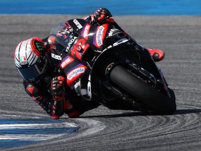 Marco Bezzecchi z Aprilio razred zase, Marc Marquez s predrto gumo odstopil