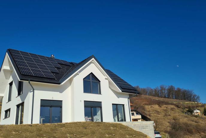 Super ponudba – sončna elektrarna z baterijo in razsmernikom Growatt
