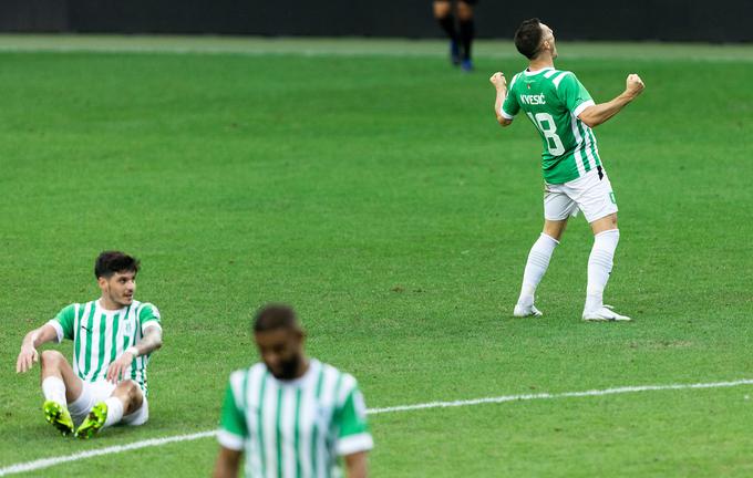 Veselje zmajev po nedeljski zmagi nad Bravom (1:0) v Stožicah, s katero se je Olimpija vrnila na prvo mesto. | Foto: Vid Ponikvar