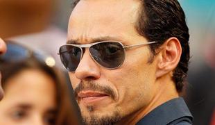 Marc Anthony v zvezi z 22-letnico?