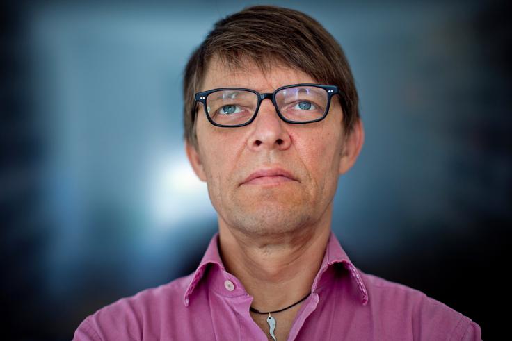 "Bolečina je tudi psihična oziroma izguba dostojanstva, k spremlja zadnje faze bolezni je lahko za nekatere ljudi, ki zelo cenijo to dostojanstvo nevzdržna," meni Igor Pribac. | Foto: Matej Povše