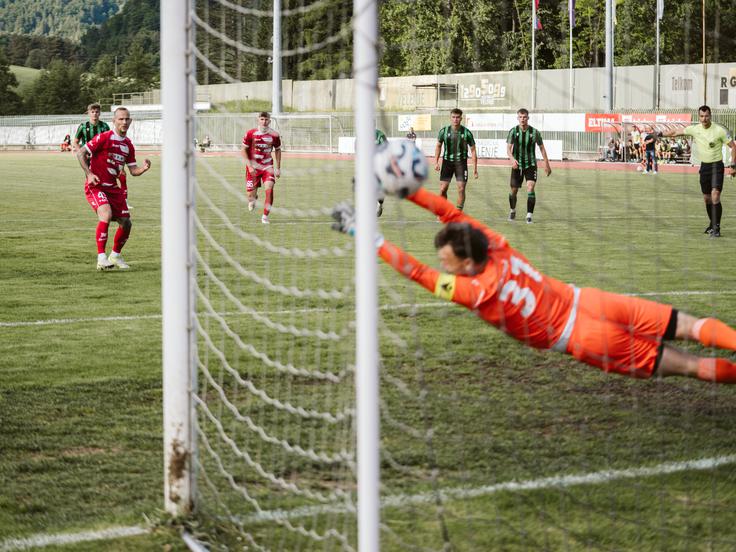 Tako je zatresel mrežo matičnega kluba iz Velenja. | Foto: Agencija DAMN