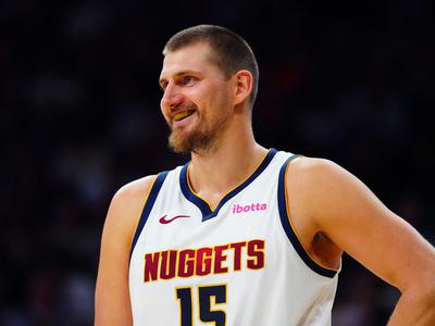 Dve tekmi, štirje favoriti, same zvezde: Nikola, Shai, LeBron ...