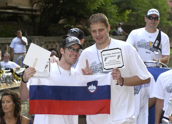 Beno Udrih in Rašo Nesterović sta se leta 2005 razveselila šampionskega prstana. | Foto: Getty Images