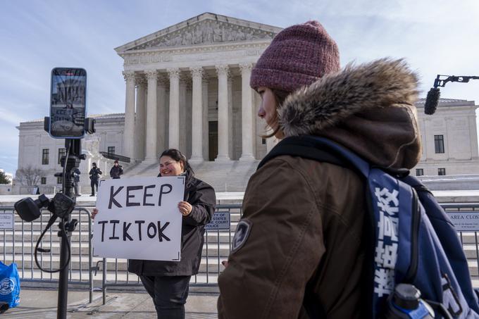 Ameriški senator iz vrst demokratov Ed Markey je v sredo predlagal pobudo za podaljšanje roka za prodajo ameriškega dela TikToka za 270 dni, s čimer bi Američanom omogočil nadaljnjo uporabo TikToka, a je pobudo blokiral republikanski senator Tom Cotton.  | Foto: Guliverimage