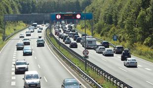 Jutarnji list: Slovenija s cestninami zasluži več kot Hrvaška