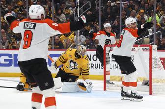 Philadelphia in Carolina povedli v zmagah z 2:0