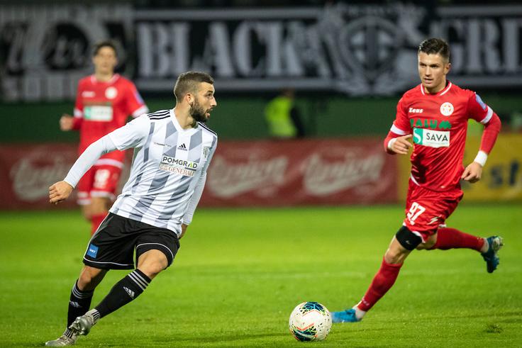 V "prvoligaškem" polfinalu pokala Slovenije, ki prinaša bližnjico do Evrope, bi se morala spopasti Mura in Aluminij. | Foto: Blaž Weindorfer/Sportida