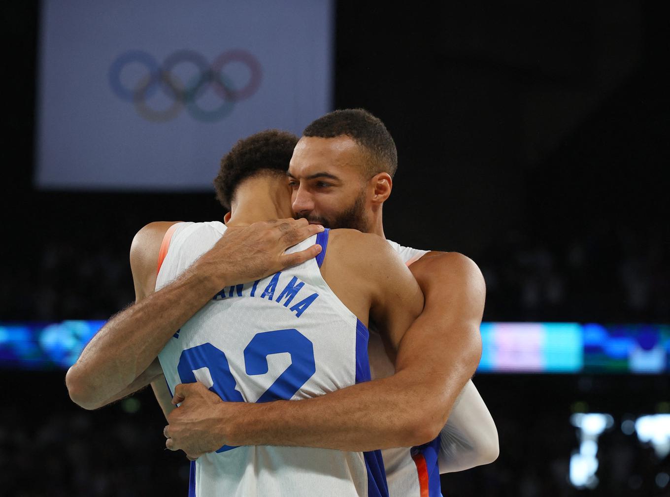 Rudy Gobert et Victor Wembanyama. | Photo : Reuters