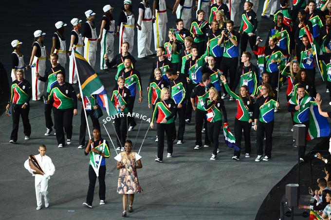 Na olimpijskih igrah v Londonu leta 2012, njenih prvih igrah pod petimi krogi, je bila zastavonoša južnoafriške reprezentance. | Foto: Reuters